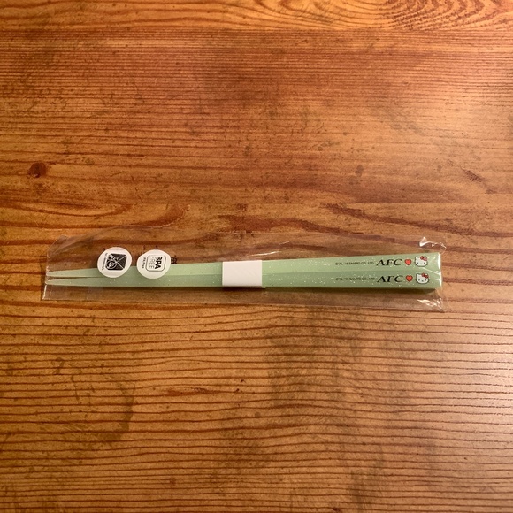 Hello Kitty Chopsticks - Picture 1 of 6
